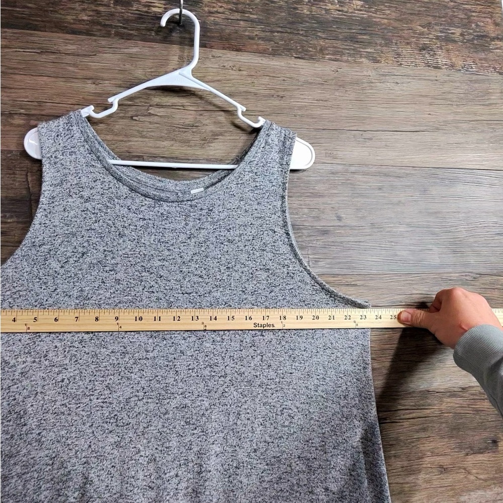 Old Navy Heather Gray Tank Top - Picture 4 of 7